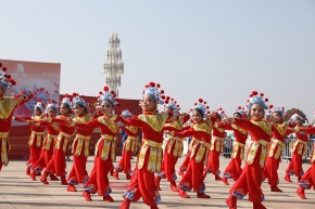 转载：重磅！！书记市长率四套班子领导现场观看2019年全市中小学生戏曲广播体操比赛